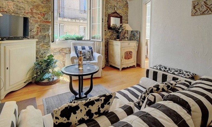 Cannes City Centre Apartamento | ATYPIQUE APPARTEMENT 2 CHAMBRES SUQUET A2B159