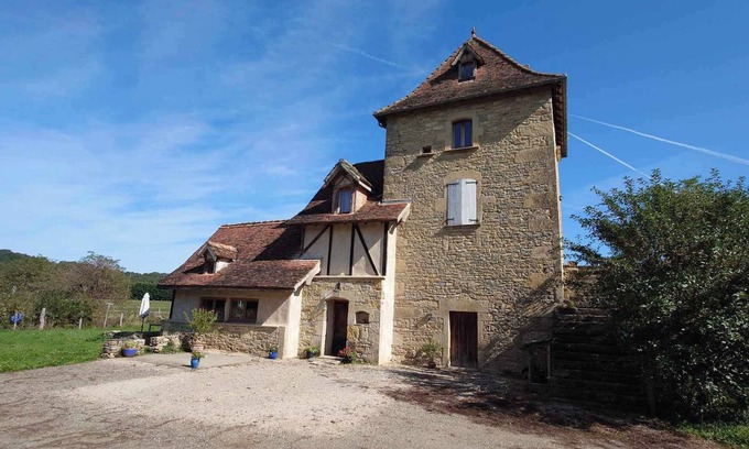 Villeneuve d'Aveyron Casa | Atypique Maison de Charme