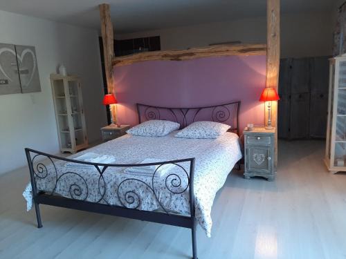 Saint-Martin-de-Fressengeas Cama Y Desayuno | Au Cœur de Mauchat, pour une escapade romantique