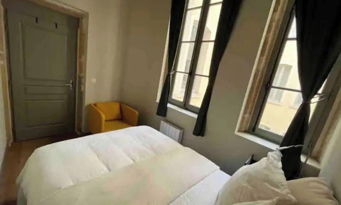 Arras-sur-Rhone Apartamento | Au cœur d’hôtel de ville Blanco