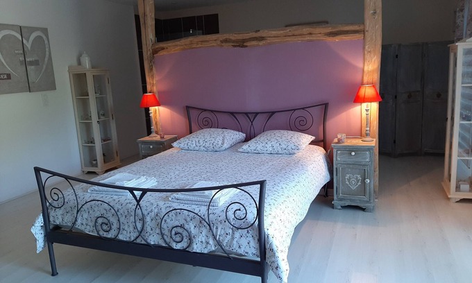 Saint-Martin-de-Fressengeas Cama Y Desayuno | -En el corazón de Mauchat-