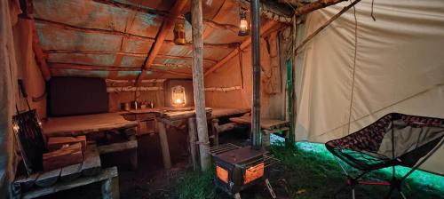 Mont-de-l'Enclus Otro | Au Pied Du Trieu, The Shelter