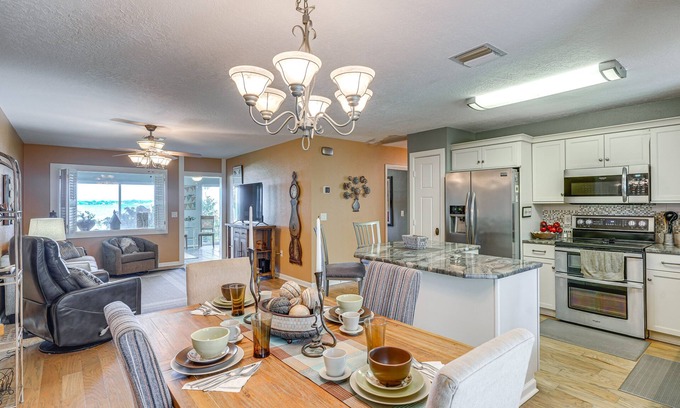 Auburndale Casa | Auburndale Vacation Rental w/ Yard & Lake Views