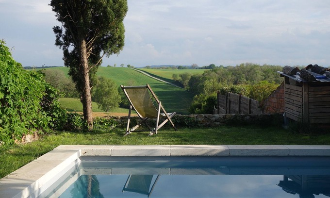 Pech-Luna Casa | AUDE - Casa de pueblo con piscina. Hermosa vista de los Pirineos.