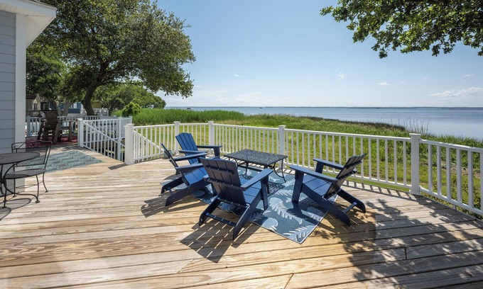 Corolla Casa | Audubon Oasis: Soundfront Home, Dog-friendly, New to Rental Program