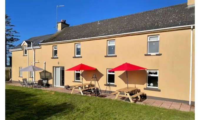 Hook Head Casa | Aughfad Main House Indoor sports hall & games area