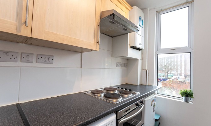 Southville Apartamento | August Discount - Long Stay - Contractors