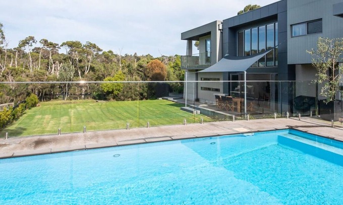 Mount Martha Casa | Augusta Private Acre Escape in Mount Martha with pool