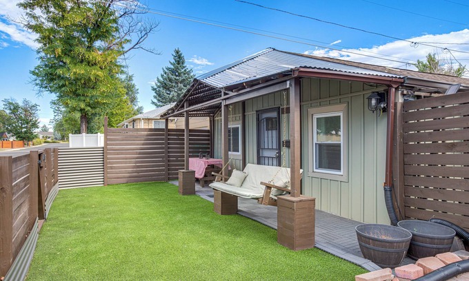 Delmar Parkway Casa | Aurora Abode: 7 Mi to Dtwn Denver!