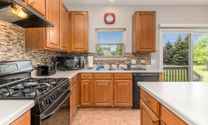 Fox Valley Casa | Aurora Rental - Shiloh