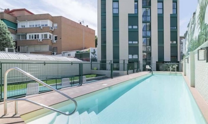 Carabanchel Apartamento | Aurora Stays by Charming XVI, Ático con terraza y parking