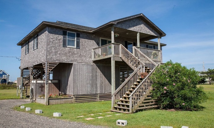 Hatteras Cabaña | Austin's Pointe está a pocos pasos de la playa. Vistas al mar y al sonido.