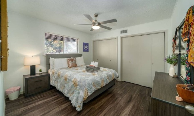 North University Apartamento | Austinite ~ Stylish, Fun & Cozy ~ Mins to Moody & DT