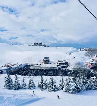 Kfardebian Chalet De Esquí | Austria Mzaar Chalets & Services
