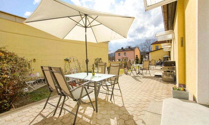 Leoben Apartamento | AusZeit Leoben 1 mit Terasse und gratis Parkplatz