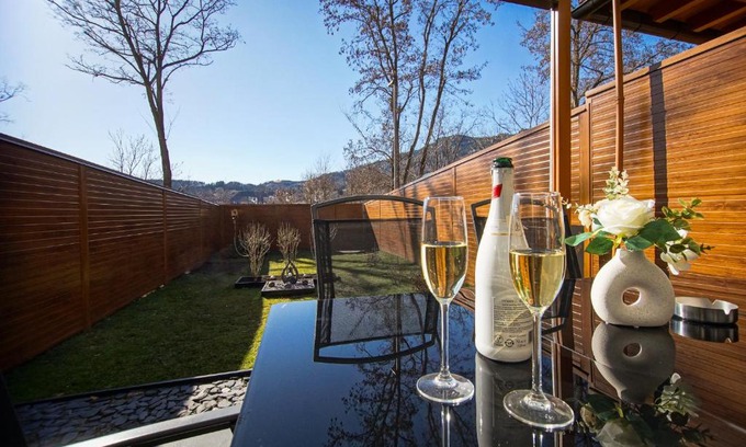 Leoben Apartamento | AusZeit Steiraland 2 mit privaten Terrasse und Garten und Parkplatz