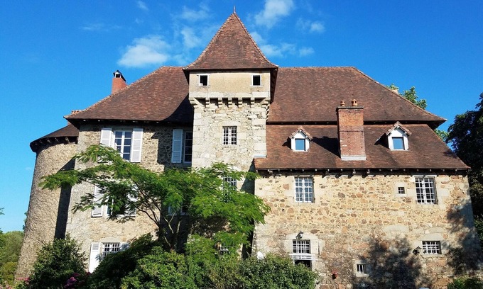 Saint-Just-le-Martel Otro | Auténtico castillo-fuerte del siglo 13, cerca del ferrocarril, la autopista, el aeropuerto y el campo de golf
