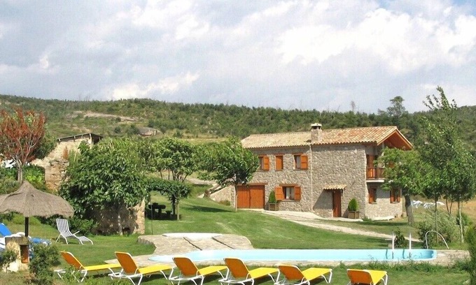 Gironella Villa | Una gran piscina, gran jardín, terraza, barbacoa, vistas preciosas y una gran casa de vacaciones!