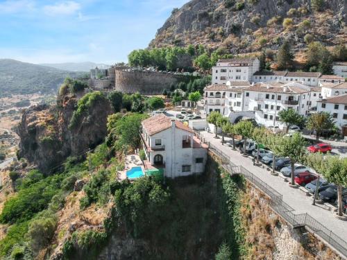 Grazalema Chalet De Esquí | Authentic Chalet in Grazalema with Private Pool