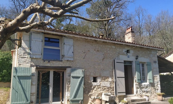 Nabinaud Cabaña | Authentic french cottage sleeps 4 in 2 bedrooms 5 min from Aubeterre