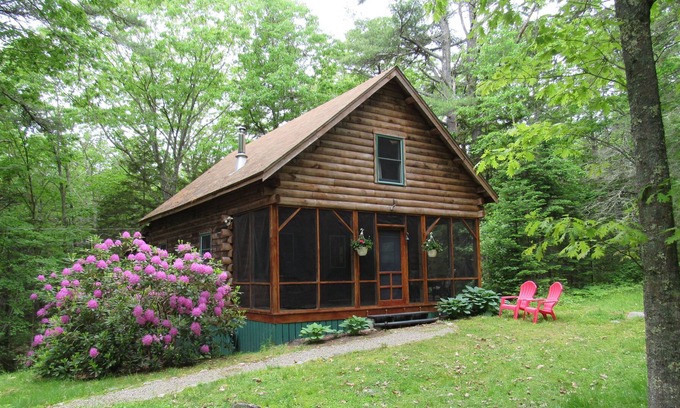Boothbay Harbor Cabina | Nuevo alquiler en Boothbay Harbor, pruebe nuestra cabaña de troncos "auténtica" en Maine