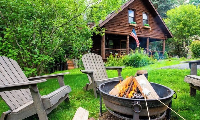 Lake Ariel Cabina | Authentic Log Cabin * Short walk to Lake & Hideout