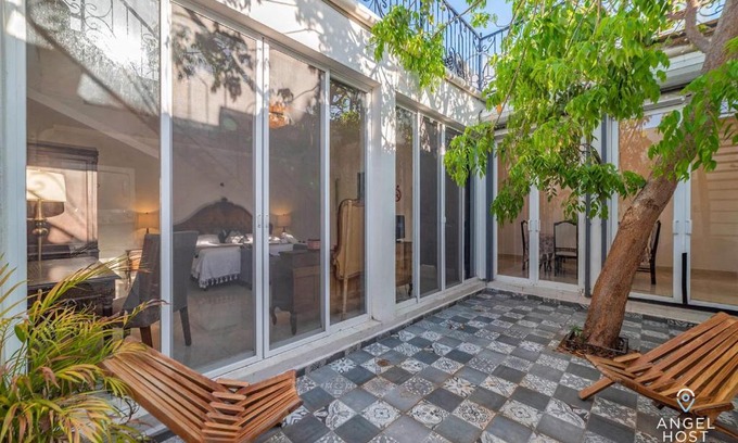 Zona Paseo Montejo Apartamento | Authentic Mérida a Block from Montejo Fast Wi-FI