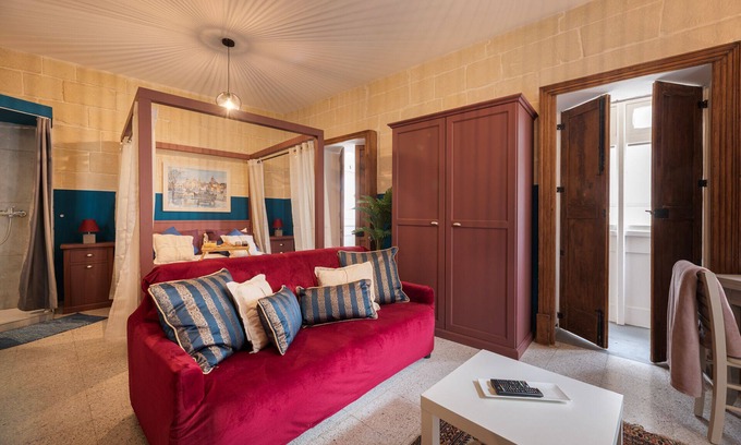 Cospicua Casa | Authentic Maltese House "The House of Concetta"