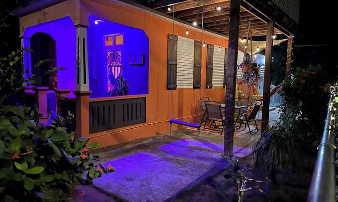 Pole Ojea Casa | Authentic Puertorrican Home with Full AC -Fast WIFI - Smart TV Near Beach