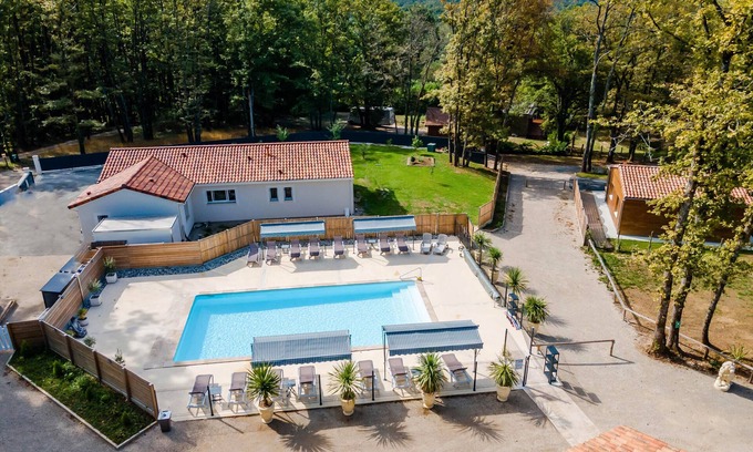 Thenon Casa | Estancia auténtica en Dordoña – Gîte totalmente equipado con piscina climatizada