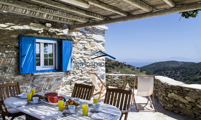 Ioulida Casa | Auténtica granja de piedra con vistas al mar en una parcela de 5.000 metros cuadrados