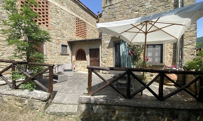 San Godenzo Casa | Authentic tuscan holiday home surrounded by nature. Pet friendly, bbq, pool!
