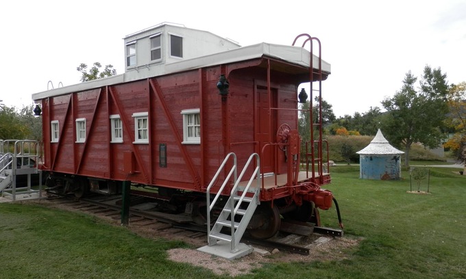 Sturgis Cabina | Authentic Wooden Rock Island Railroad Caboose