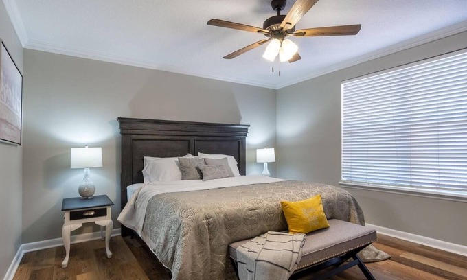 Jacksonville Casa | ~Spacious, Modern 5 Bdrm Home nr NAS Jax & Dwntn~