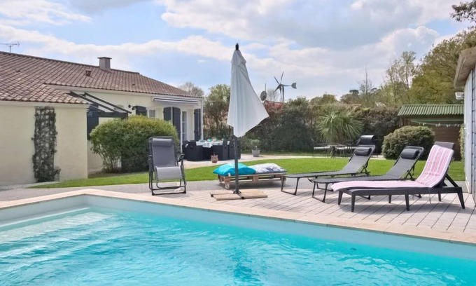 Moutiers-les-Mauxfaits Casa | Aux 3 Cépages by Interhome