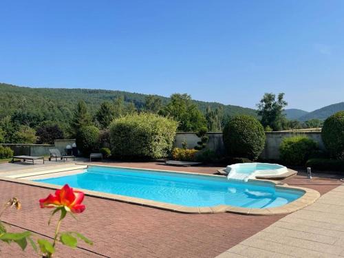 Lautenbach Apartamento | Aux Fleurs des Champs - Appartement avec Terrasse, Parking et Piscine