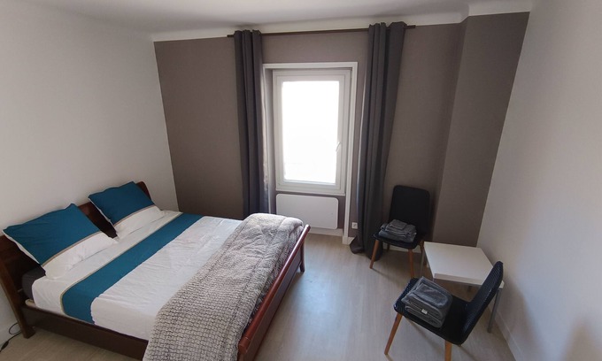Champtoceaux Casa | AUX LITS DE LA LOIRE, town house in the center of Champtoceaux.