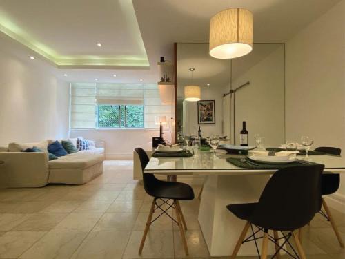 Leme Apartamento | Av Atlântica - 3 Bedroom Beach Apartment - Leme