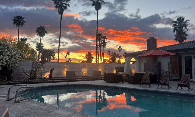 Cathedral City Cove Casa | ALQUILER DE PRESUPUESTO FAMILIAR - PARADISE KID!, 4 BDRM- POOL / SPA / FIRE PIT - LIBRE DE CALOR PISCINA