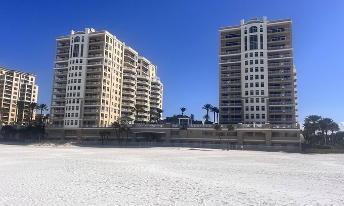 Clearwater Beach Condominio | AVAIL. ‘25 JAN, APR fwd-LUXURY Condo CLEARWATER BEACH -Mandalay Beach Club!