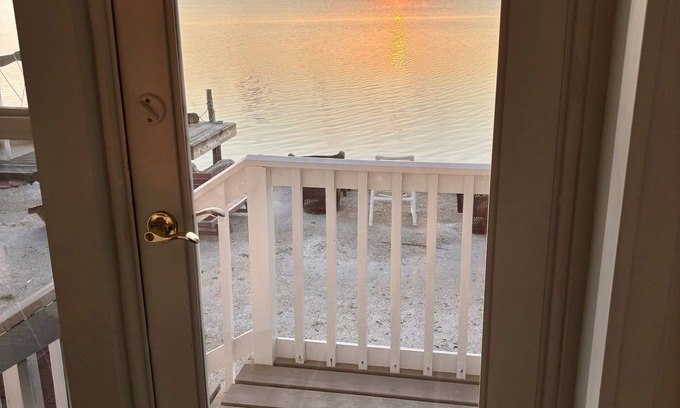 Breezeswept Beach Estates Casa | Avail -Jan Feb 2026 -Keys cottage, oceanfront, dock, private, fenced backyard