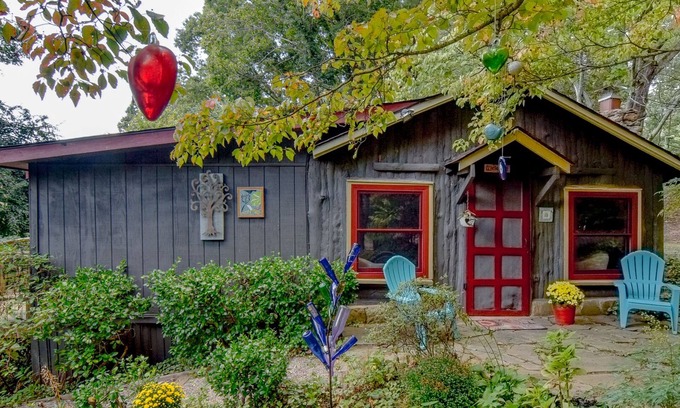 Asheville Cabina | Sweet Cabin In The Woods, a 10 minutos de Ashvl. Un acogedor refugio para artistas con un hermoso jardín