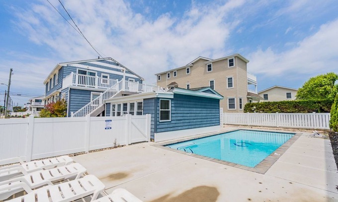 Avalon Condominio | Avalon BEACH BLOCK 2 Bedroom Condo with POOL West Unit / Sleeps 4