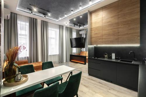 Lviv City Center Apartamento | Avangard Kulisha 29 Apart