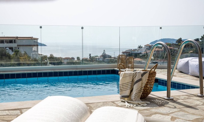 Skiathos Town Hotel | Avaton Suites & Villa Philian Collection