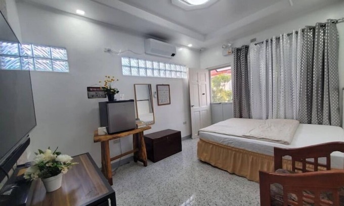 Tayug Apartamento | AVE Homes (A3)-Deluxe Studio, PRKG, Netflix Wi-Fi