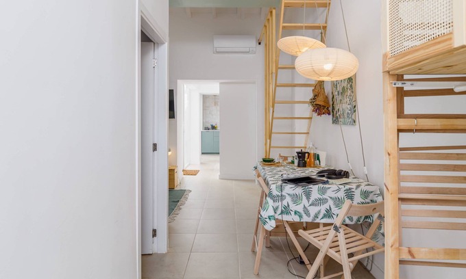 Parede Casa | Avenca - Tiny House 4 Beach & Surf Lisbon Getaway
