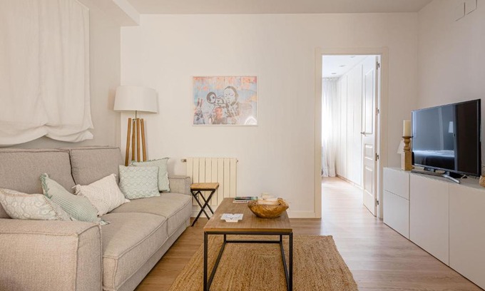 Camorritos Apartamento | Avenida América - Cama King, AC, junto a la estación