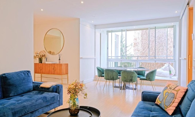 Champs-Elysees Apartamento | Avenue Montaigne - Prestigieux 2BR