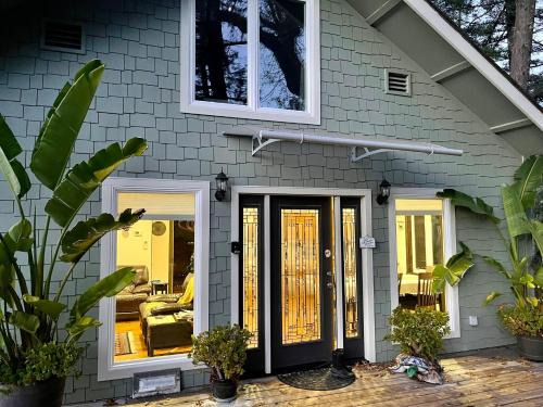 Myers Flat Casa | Avenue of the Giants River View Home (#1)